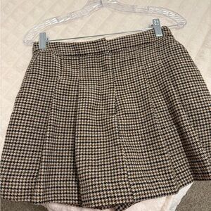 H&M Black and Tan Houndstooth Mini Skirt